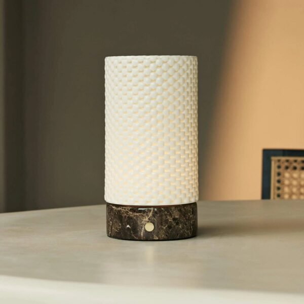 Luna Marble – punjiva stolna lampa u 3D-tiskanom porculanu – bežična, podesiva