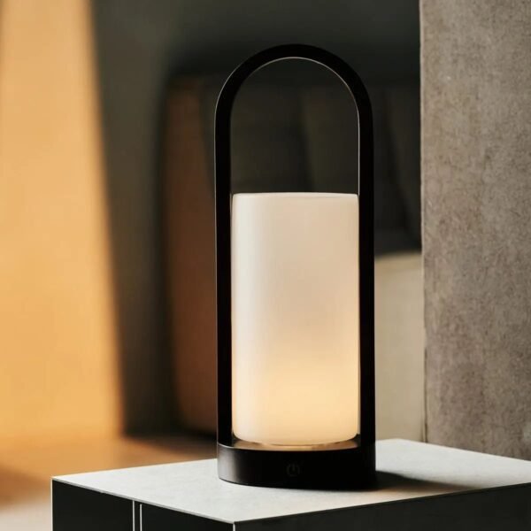 Evie tamnosmeđa drvena punjiva stolna svjetiljka – prigušiva i bežična